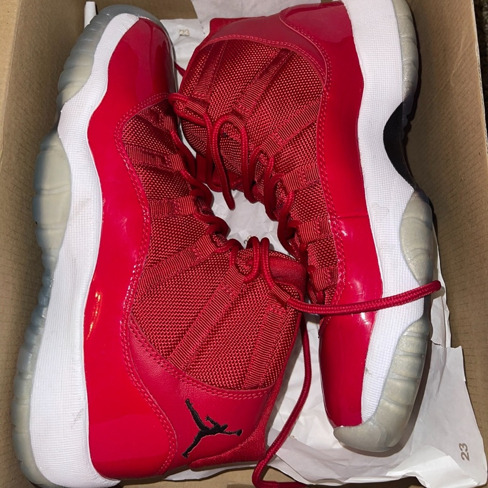 Jordan 11 Retro 6.5Y box included